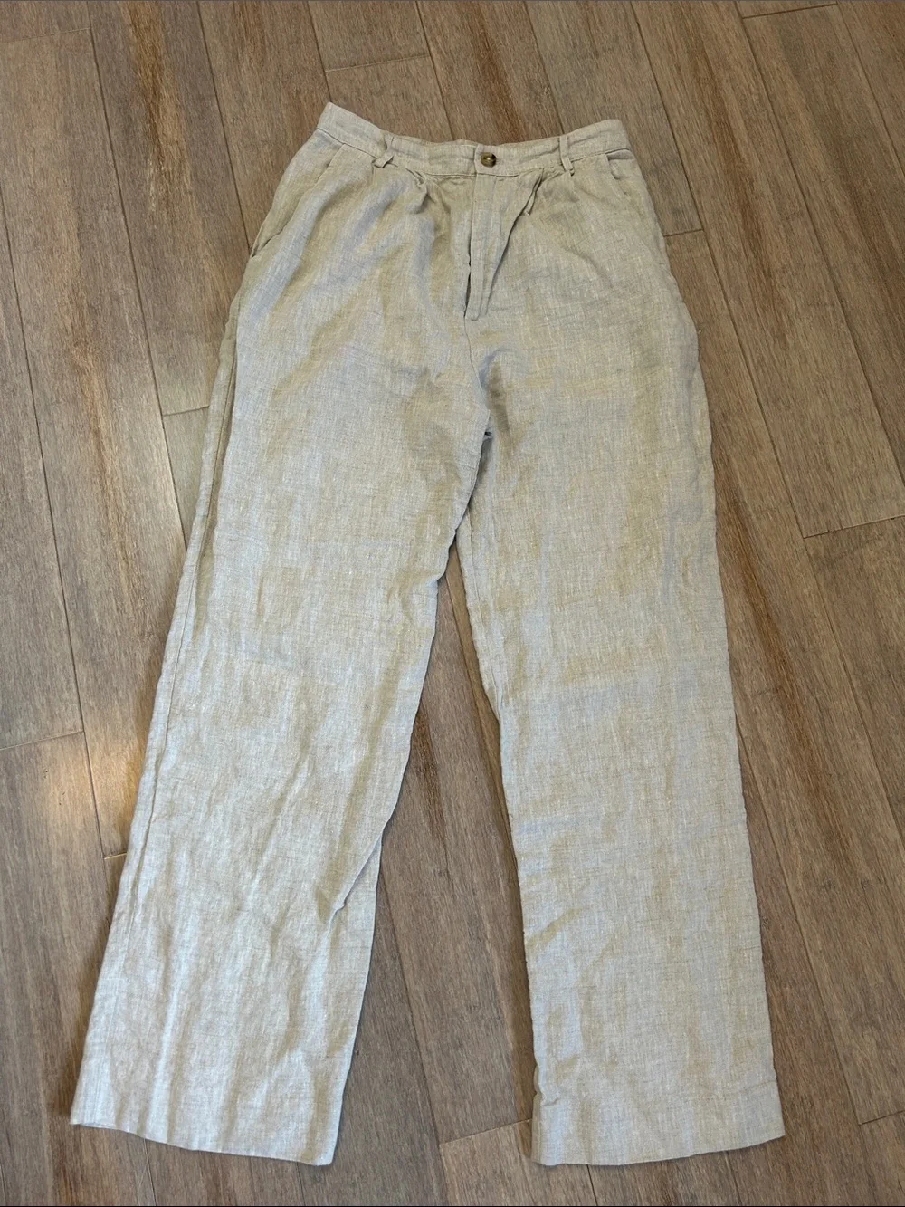 Reformation Linen Trousers in oatmeal size 8 pleated waist